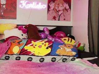 Live webcam model karliekayozz on Soda Cams