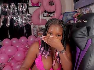 Live webcam model karliekayozz on Soda Cams