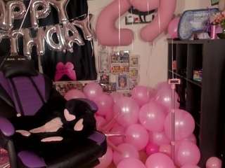 Live webcam model karliekayozz on Soda Cams