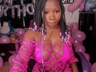 Live webcam model karliekayozz on Soda Cams