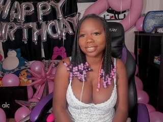 Live webcam model karliekayozz on Soda Cams