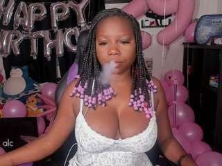 Live webcam model karliekayozz on Soda Cams