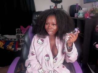 Live webcam model karliekayozz on Soda Cams