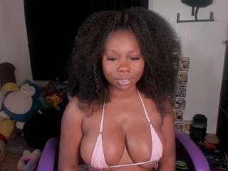 Live webcam model karliekayozz on Soda Cams