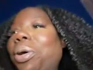 Live webcam model karliekayozz on Soda Cams