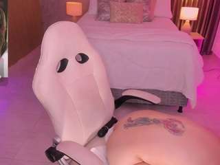 scarlet-jons