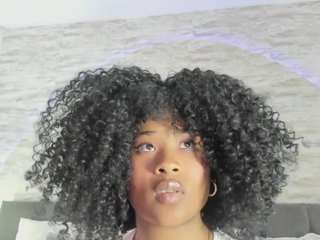 anneth-m Live Webcam on CamSoda