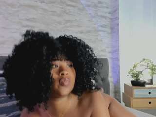 anneth-m Live Webcam on CamSoda