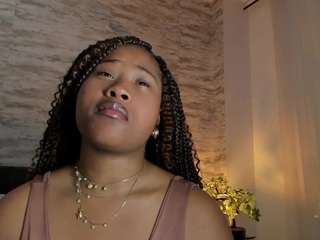 anneth-m Live Webcam on CamSoda