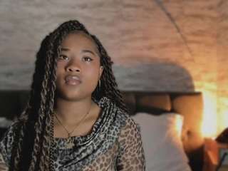 anneth-m's CamSoda show and profile