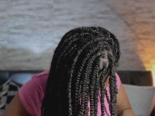 anneth-m Live Webcam on CamSoda