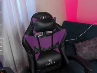 carolineegarciaa chat room