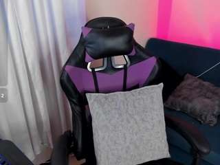  carolineegarciaa chat room