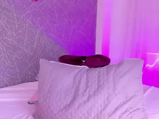 CarolineeGarciaa's Live Sex Cam Show