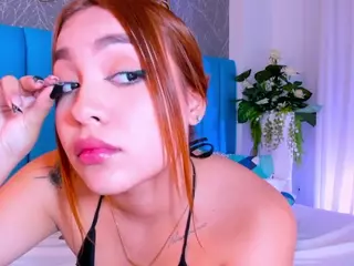 CarolineeGarciaa's Live Sex Cam Show