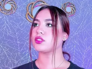 CarolineeGarciaa's Live Sex Cam Show