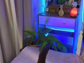 Katebleare - the most beautiful cam model onwebcam for your delight katebleare from CamSoda