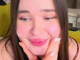 katebleare's CamSoda show and profile