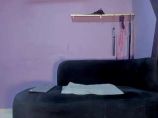 Model ini sedang live sekarang. kathemillerr