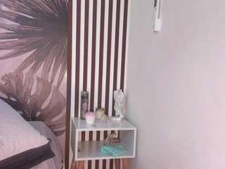 samaantha-white webcam