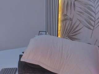 samaantha-white webcam
