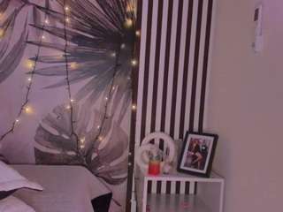 samaantha-white webcam