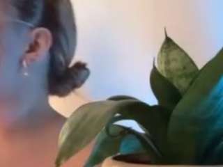 samaantha-white webcam