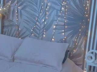 samaantha-white webcam