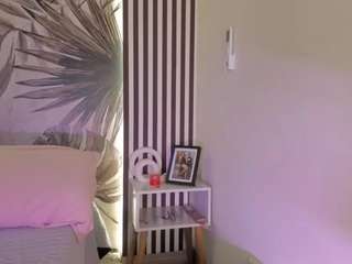 samaantha-white webcam