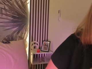 samaantha-white's CamSoda show and profile