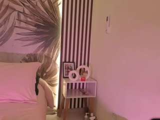 samaantha-white webcam