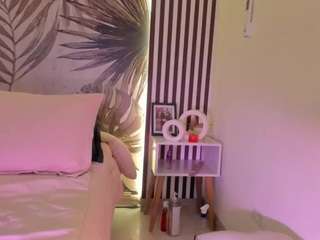 samaantha-white webcam