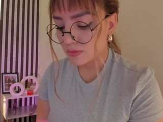 samaantha-white webcam