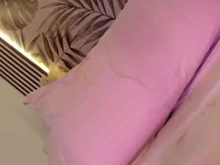 samaantha-white webcam