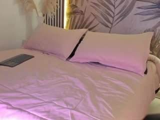 samaantha-white webcam