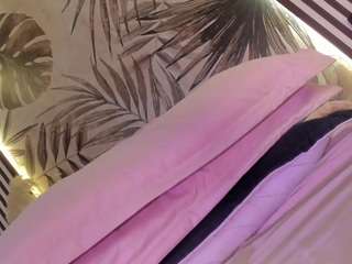 samaantha-white webcam