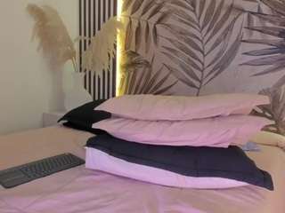 samaantha-white webcam