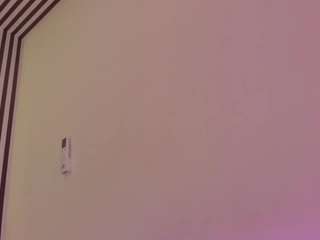 Live webcam model samaantha-white on Soda Cams