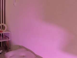 samaantha-white webcam