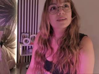 samaantha-white webcam