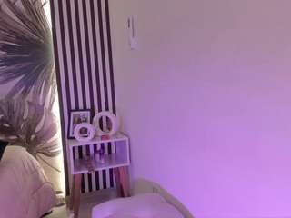 samaantha-white webcam