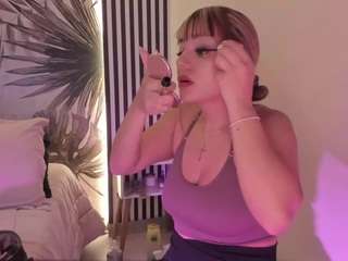 samaantha-white webcam