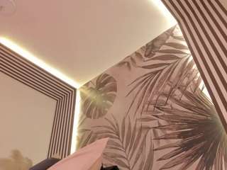 samaantha-white webcam