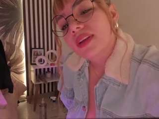 samaantha-white webcam