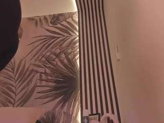 samaantha-white's CamSoda show and profile