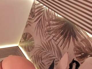 samaantha-white webcam