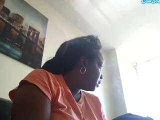 sweetnesssqueen webcam