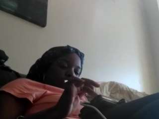 sweetnesssqueen webcam