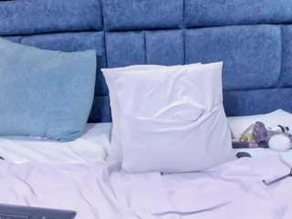 Yera live webcam show
