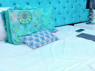 ParisRoa's Live Sex Cam Show